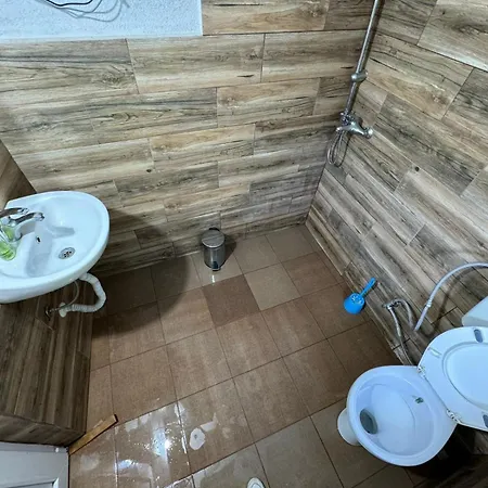 El Fa Ge Sa Bed & Breakfast Bajram Curri